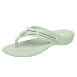 Minnetonka Women's Silverthorne Prism Mint Sandal