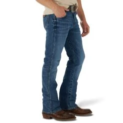 Wrangler Men's Retro 77 Slim Jeans -HORSE TACK Store 77MWZMP 4